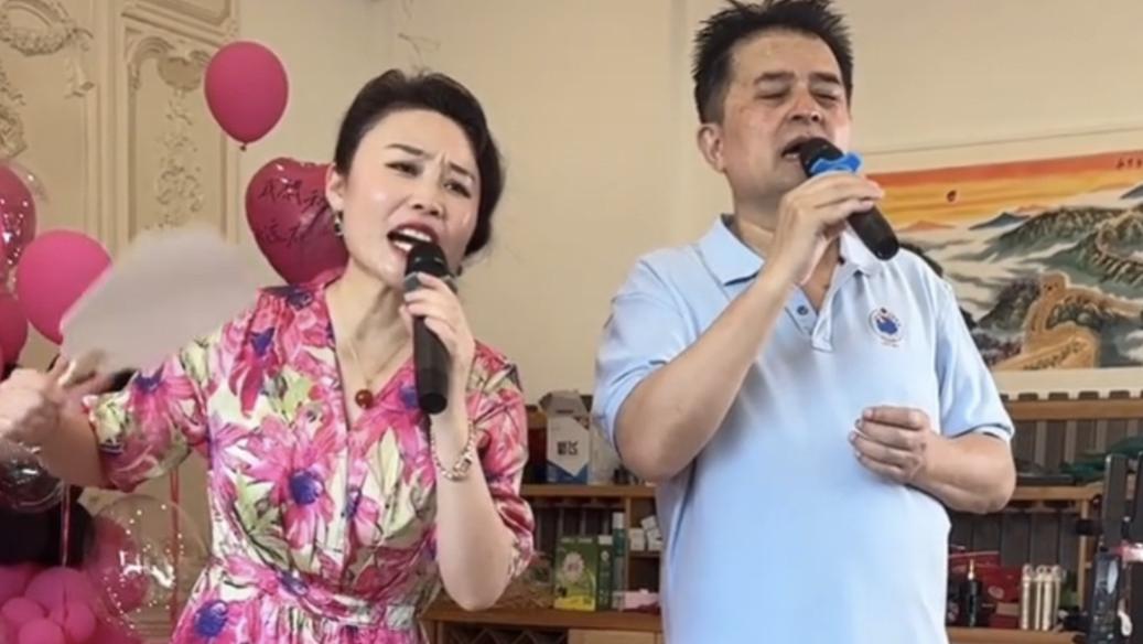 草帽姐证实65岁毕福剑老来得子，经纪人称，毕福剑儿子已上幼儿园